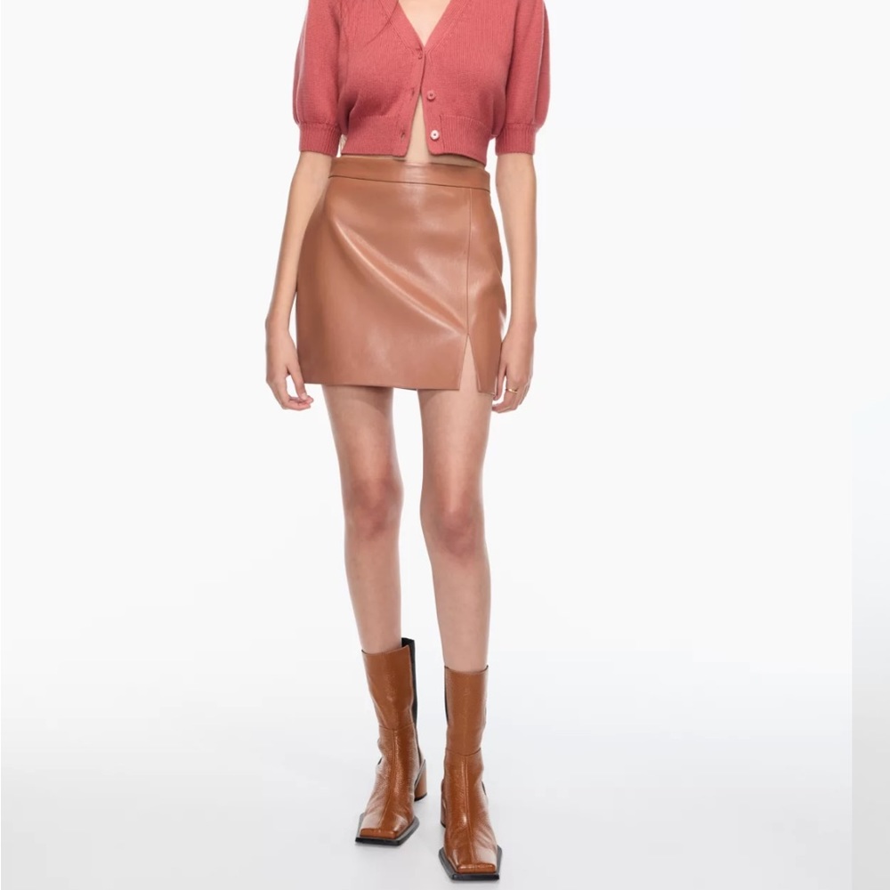 NWOT Aritzia Faux Leather Patio Mini Skirt